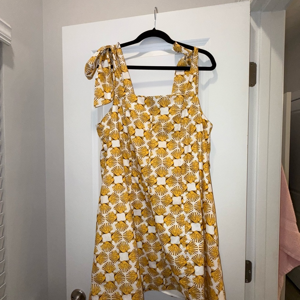 Yellow shell Sleeveless bow tie Dress